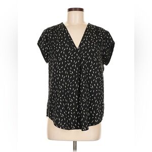 Fun 2 Fun Black and White feather Patterned Top